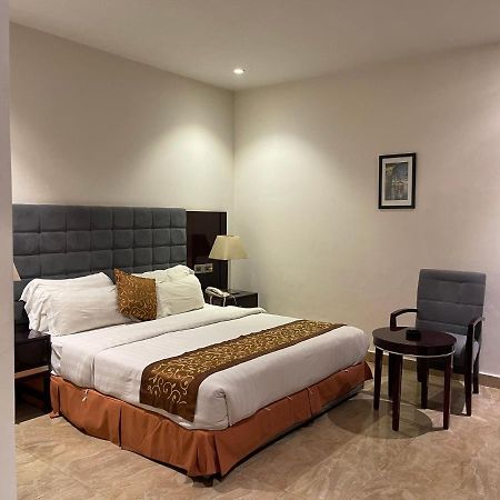 Central Boutique Hotel Морадабад Екстер'єр фото