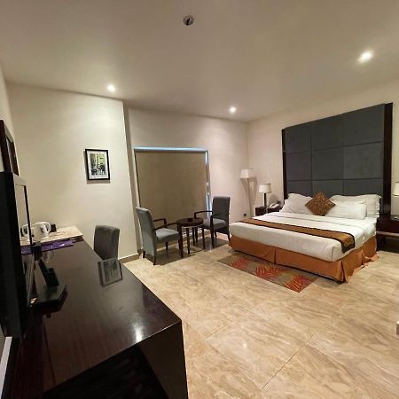 Central Boutique Hotel Морадабад Екстер'єр фото
