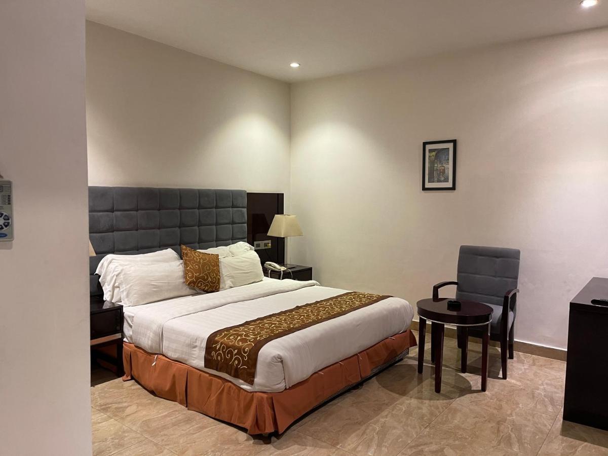 Central Boutique Hotel Морадабад Екстер'єр фото