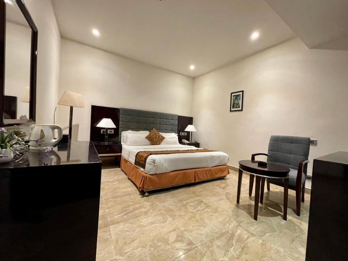 Central Boutique Hotel Морадабад Екстер'єр фото